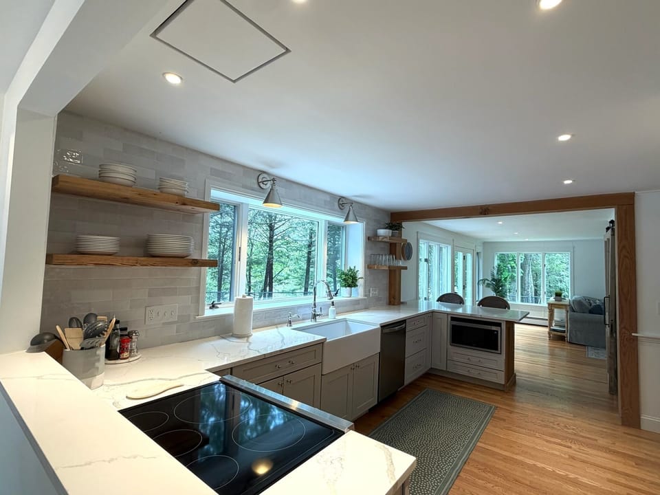 Open concept kitchen/breezeway 
