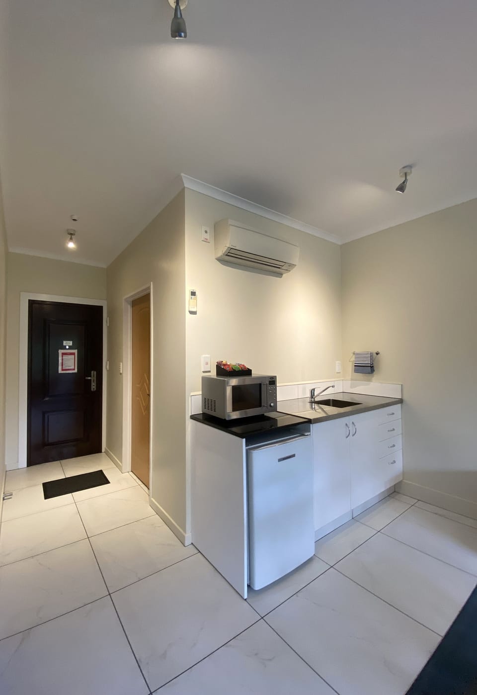 Executive Suite, 1 Bedroom | Premium bedding, memory foam beds, desk, laptop workspace