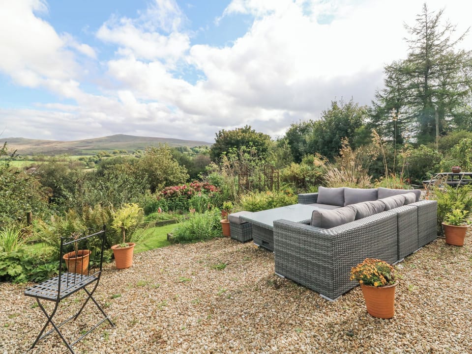 Cottage | Property grounds