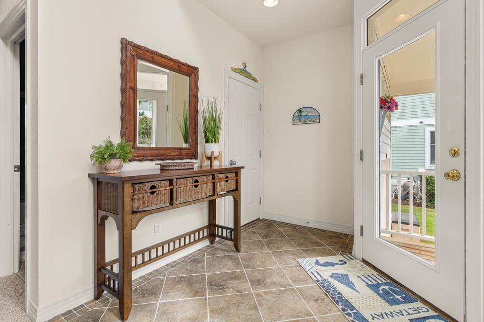 Foyer - Entry Level