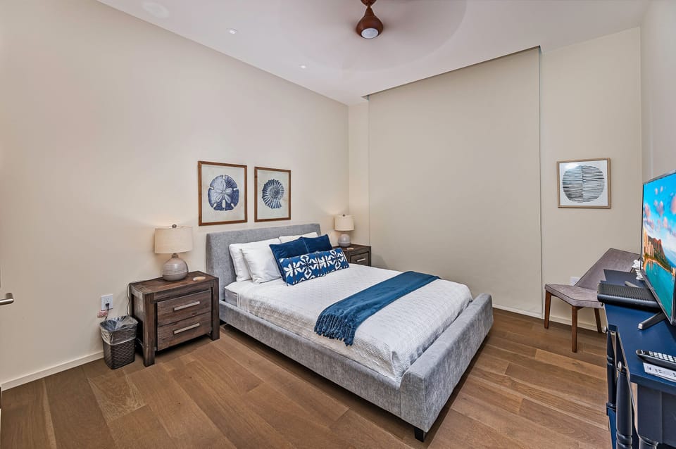 Luxurious Guest Bedroom - Luxurious Guest Bedroom