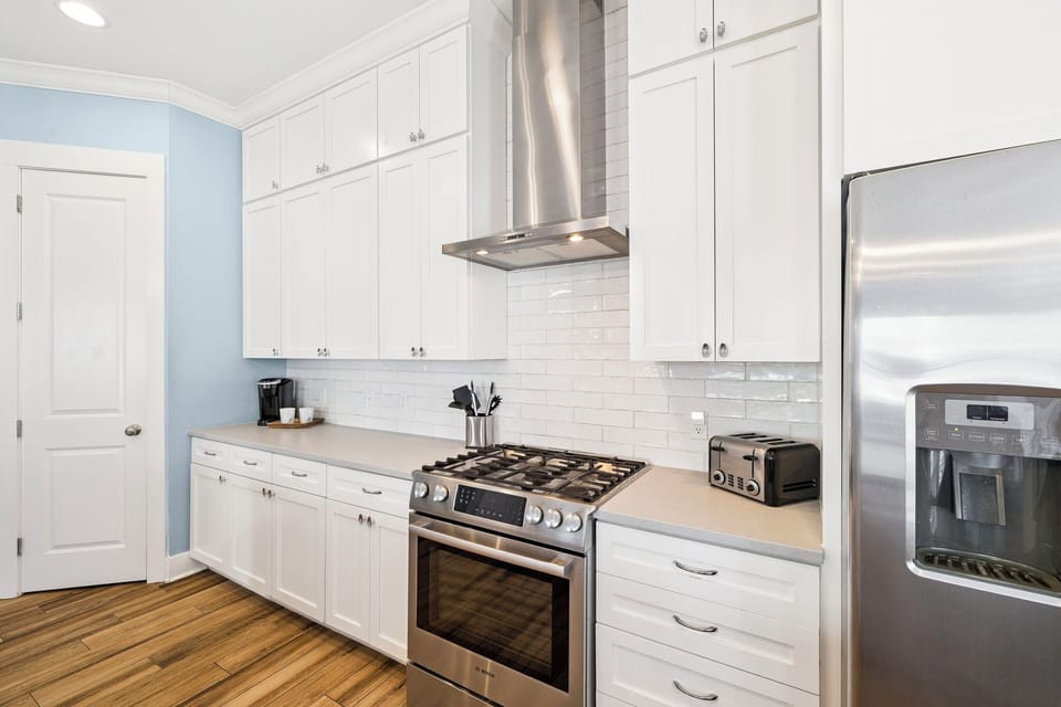 Chef's Kitchen - Offering Stainless Steel Appliances