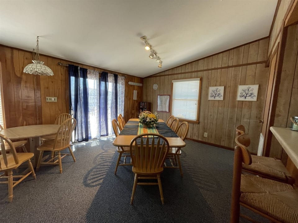 Cottage, 5 Bedrooms | Dining