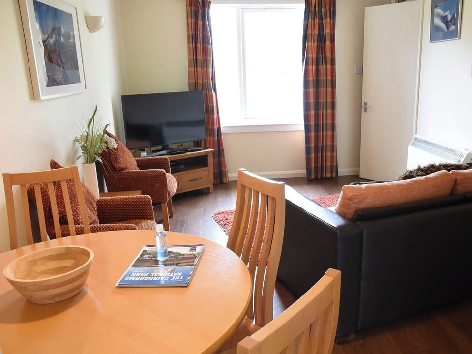 Living room/dining room | Bonnie Doon, Aviemore
