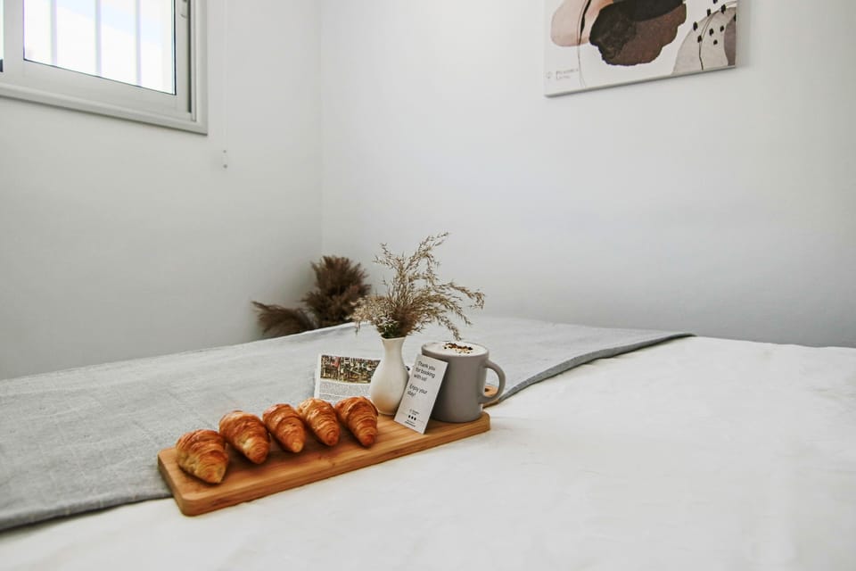 Luxury Double Room | Soundproofing, free WiFi, bed sheets
