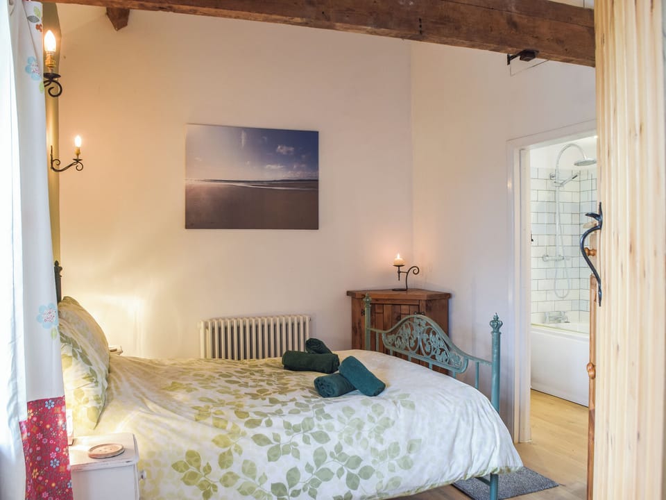 Double bedroom | Pipistrelle Cottage - Upper Farm Barns, Mathry, near St Davids