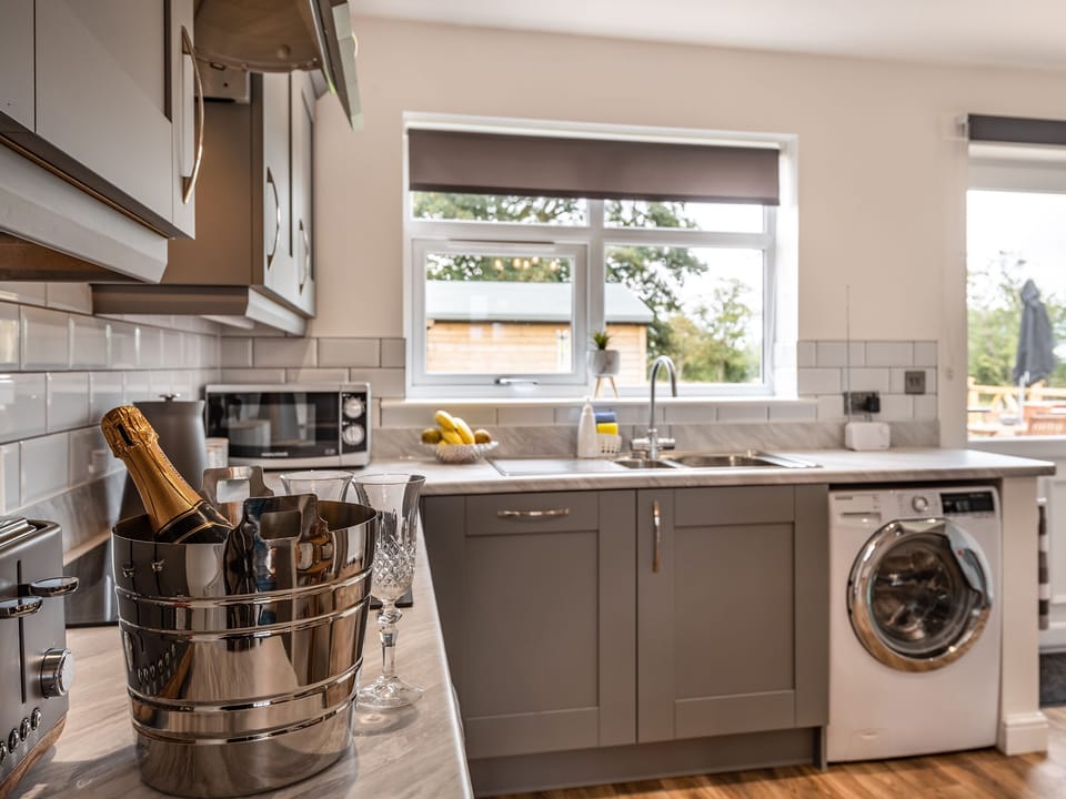 Kitchen | Sycamore Lodge - Holding Holiday Homes, Hogsthorpe