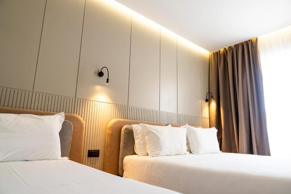 Triple Room | In-room safe, desk, laptop workspace