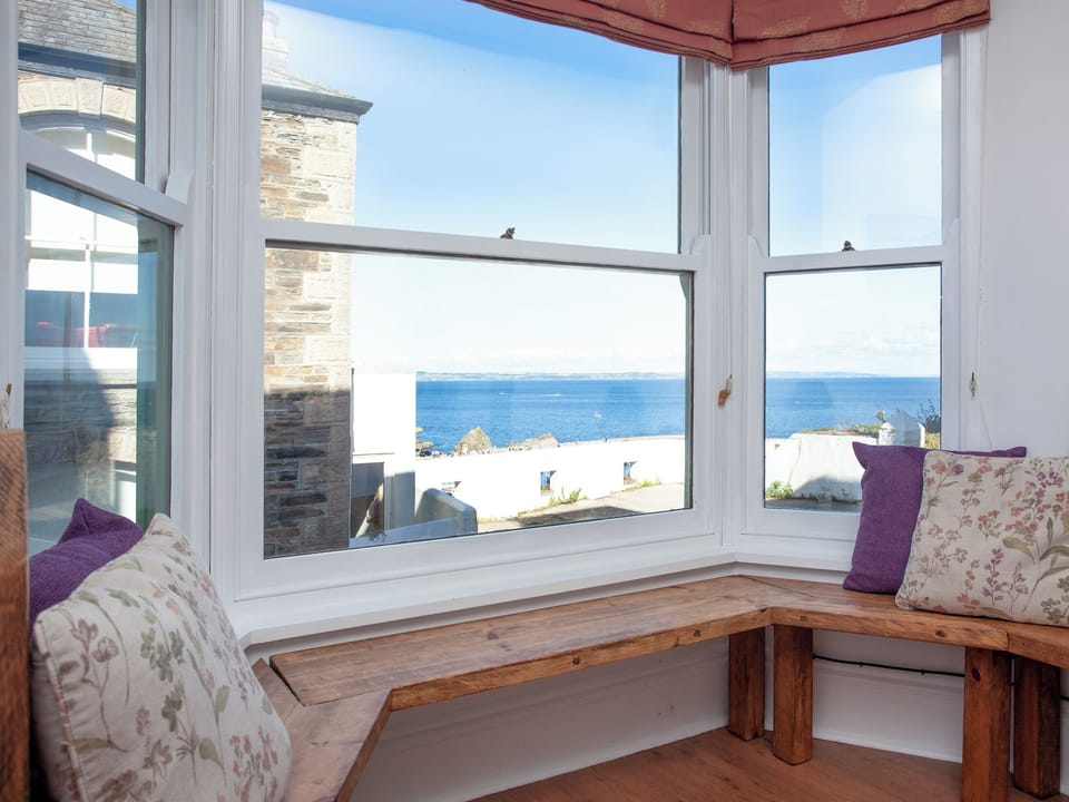 Dining room | Bian Bosdinek, Mevagissey