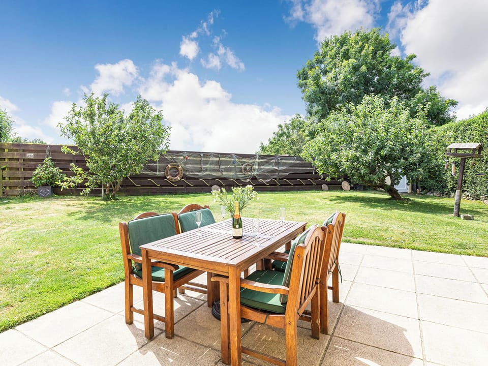 Sitting-out-area | Brooklands, St Columb Major