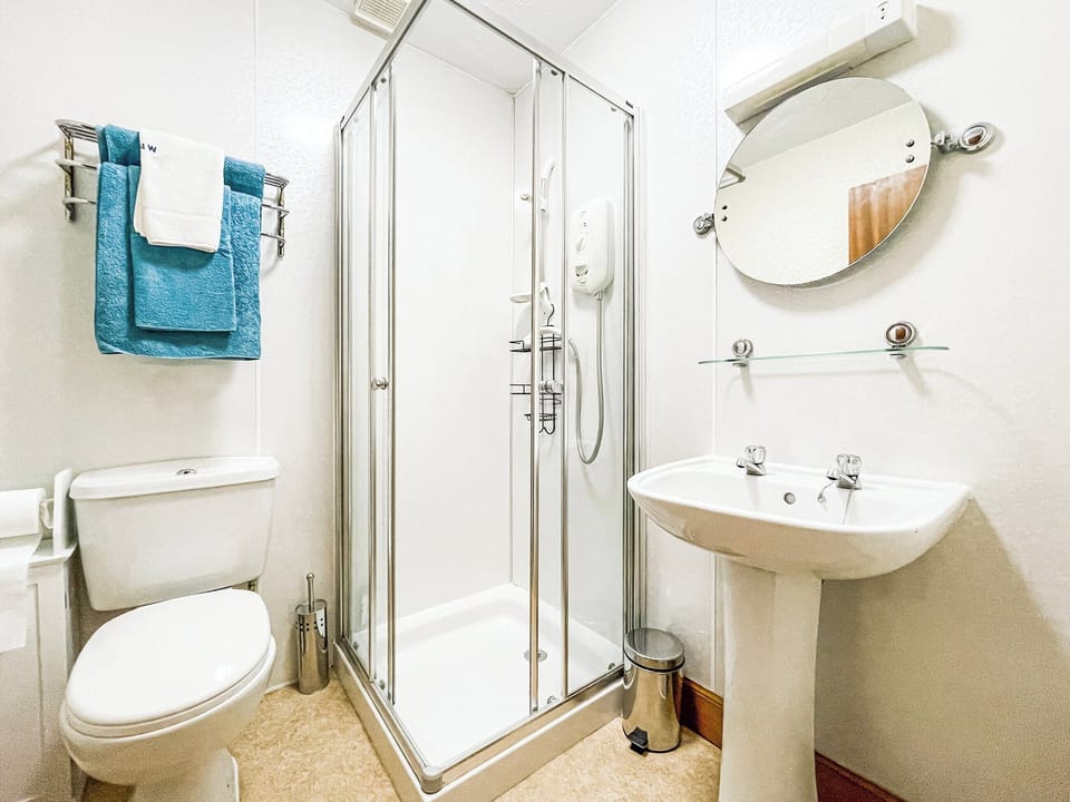 Shower room | Fourpenny Studio - Fourpenny Cottages, Skelbo, near Dornoch