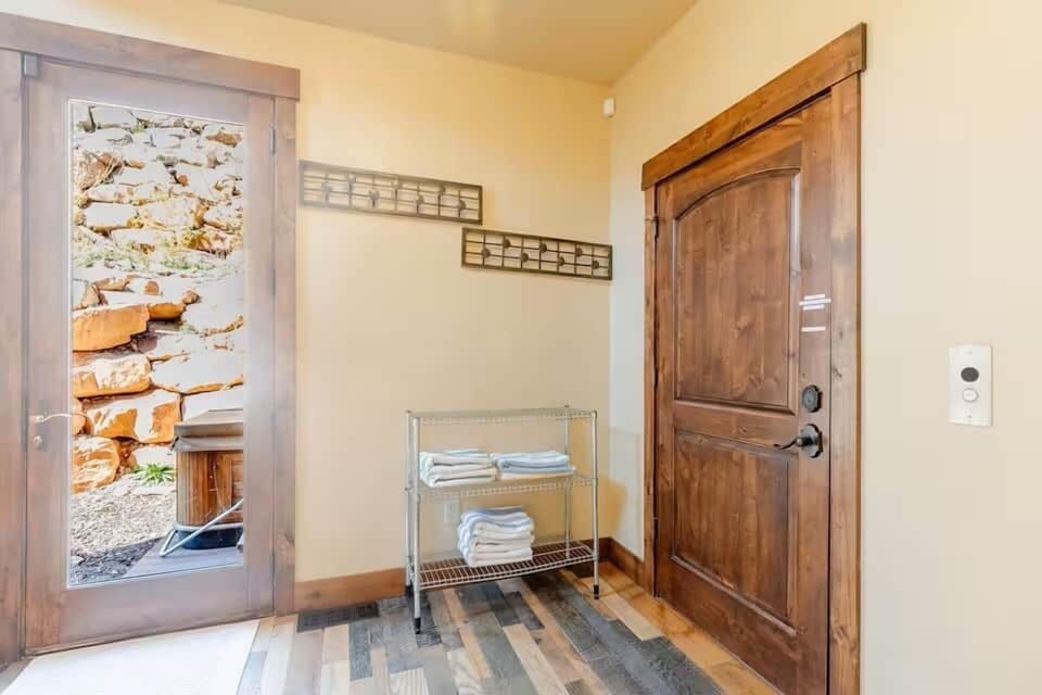4 Stop Elevator, ADA Accessible