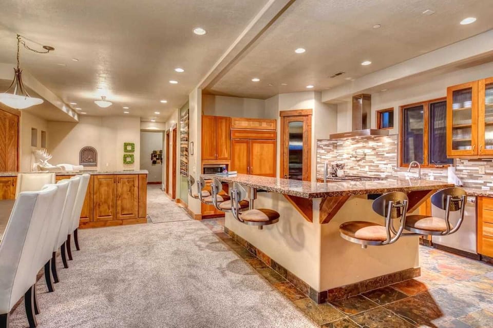 Kitchen - Dining