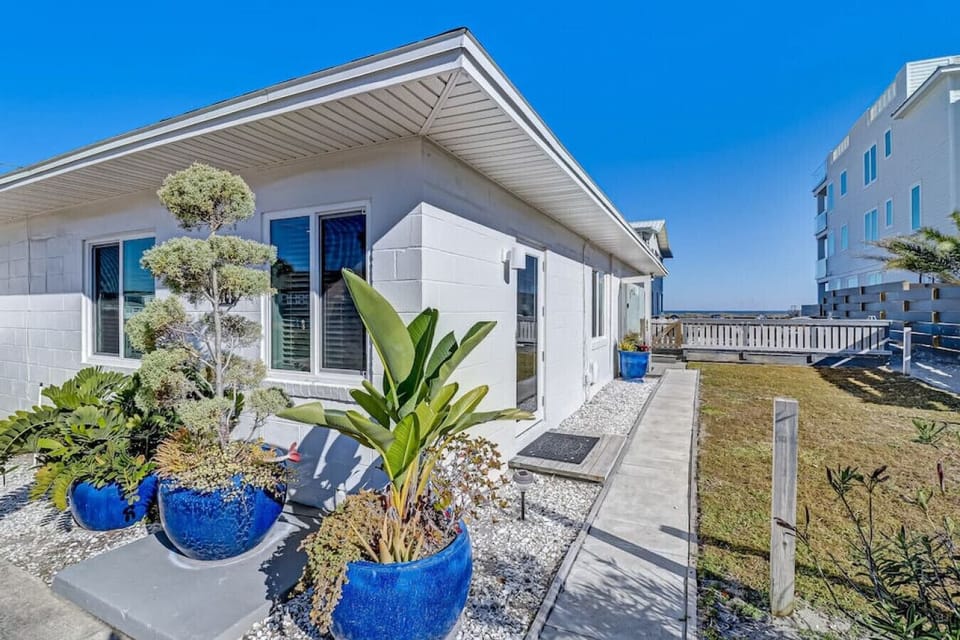 Walkway to property
