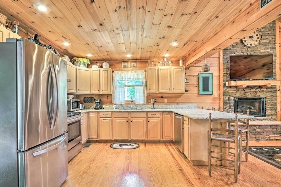 Kitchen | Fully Equipped 