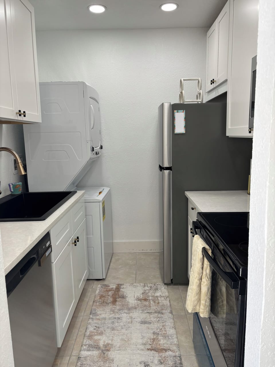 Full kitchen