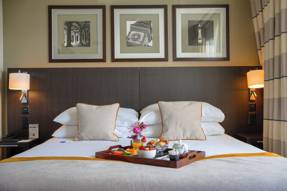 Executive Room, Terrace | Minibar, in-room safe, desk, blackout drapes