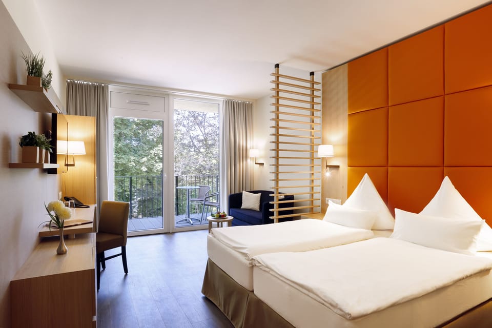 Deluxe Double Room | In-room safe, desk, WiFi (free), bed sheets