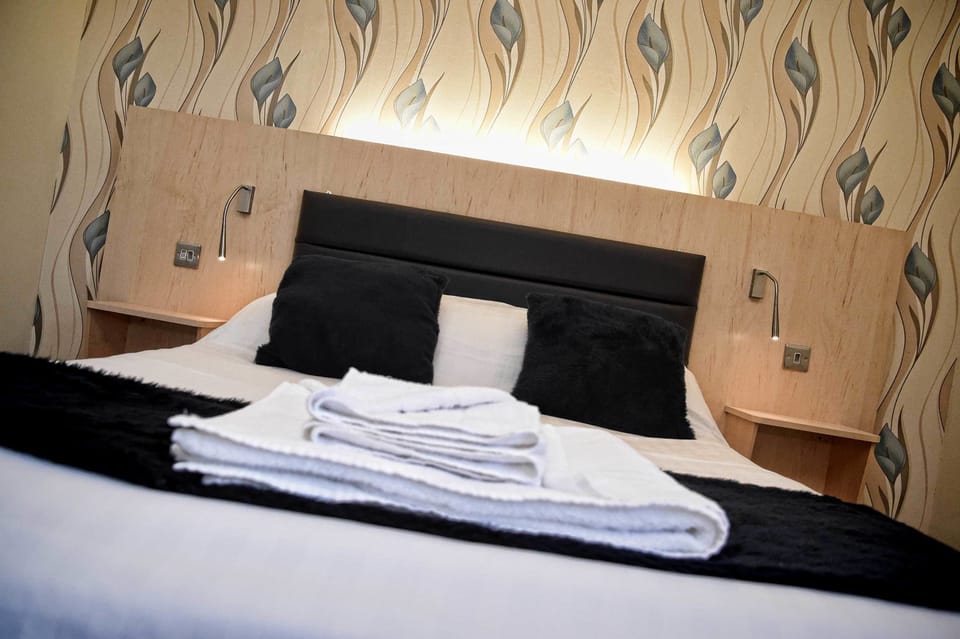 Standard Double Room | Individually decorated, desk, iron/ironing board, cribs/infant beds