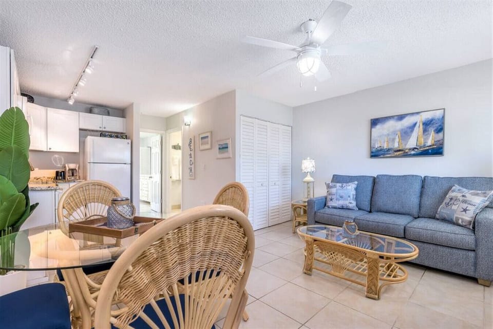 Open floor plan Kitchen, dining & living room. 