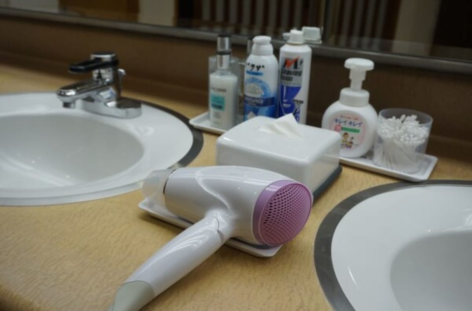 Bathroom amenities