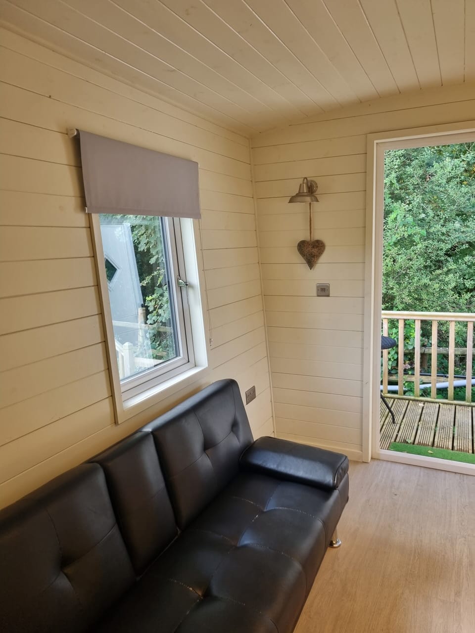 Chalet | Living room | 30-inch TV with digital channels