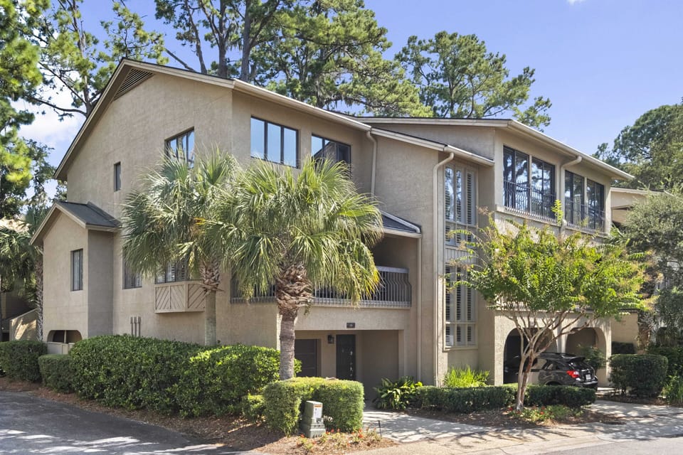 End Unit Villa with 1 Car Garage