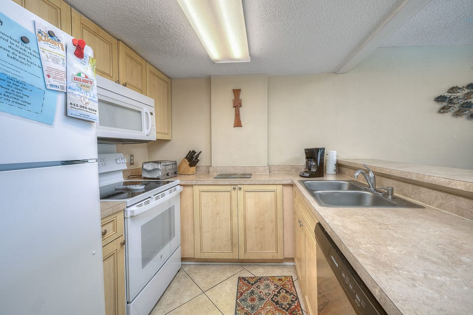Feel like a professional chef in this fully stocked kitchen.