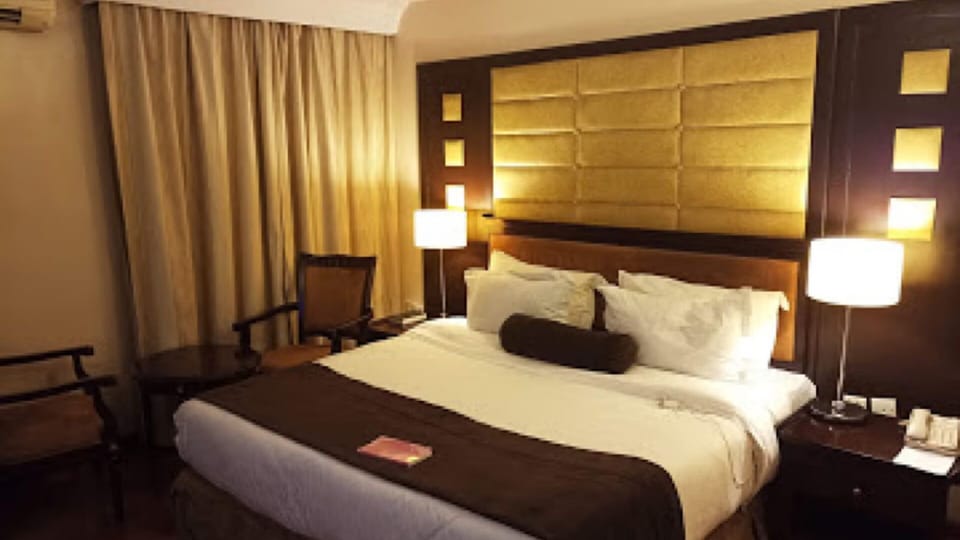 Room, 1 Bedroom, Accessible, Smoking | 1 bedroom, internet
