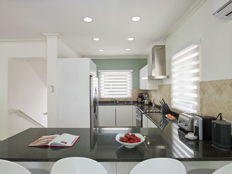 Condo, 2 Bedrooms, Balcony, Garden View | Interior