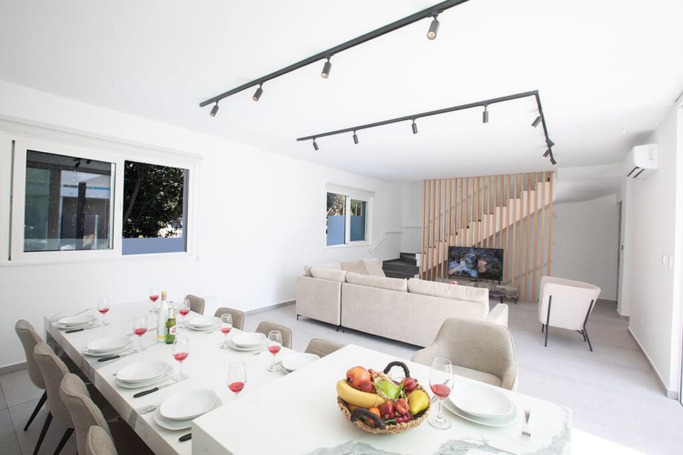 Dining Area with seating for 10 people
