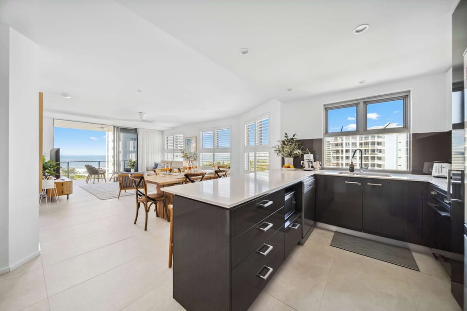 The modern and functional kitchen has everything you need for cooking away from home.