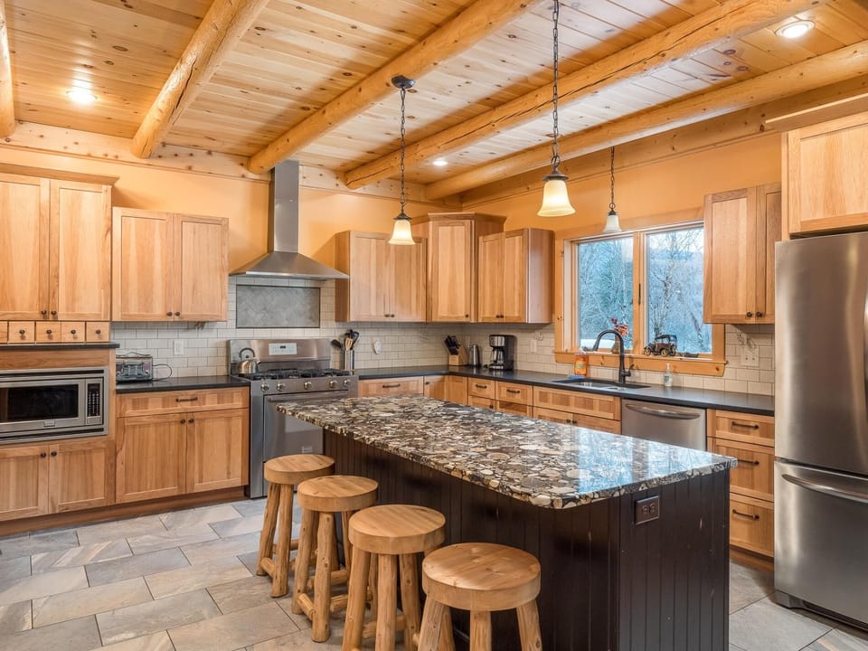 Rediker Retreat- Authentic Riverfront Luxury Log Home (352)