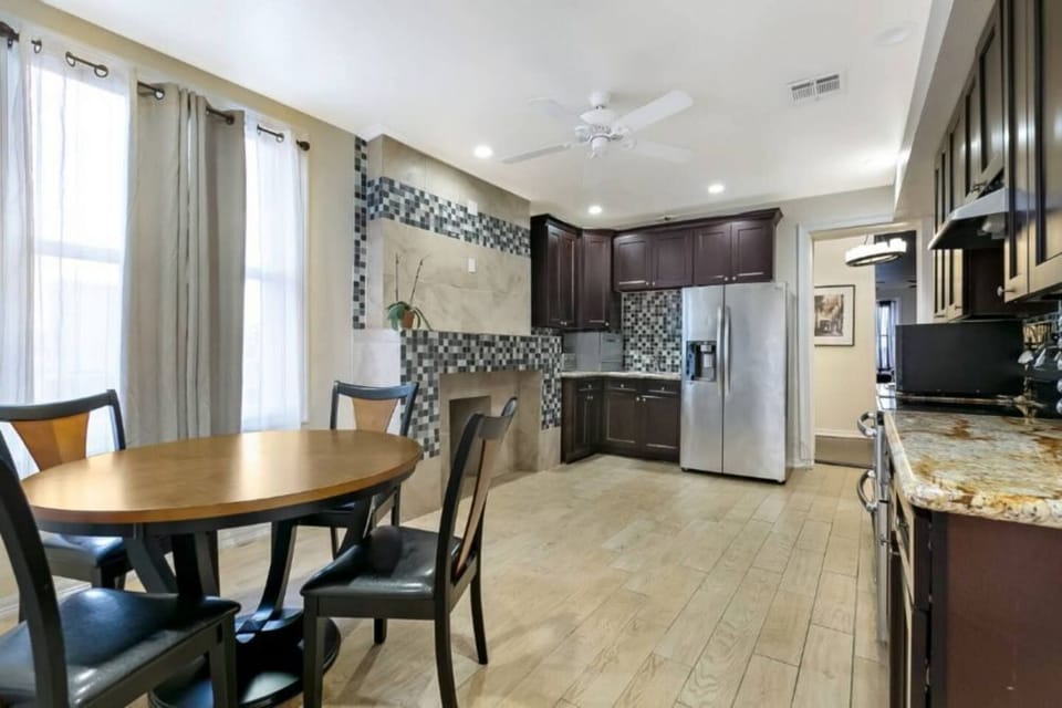Kitchen/dining area