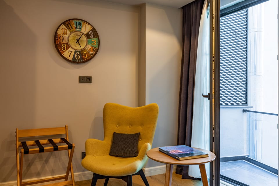 Luxury Suite | Living area | Flat-screen TV, printers