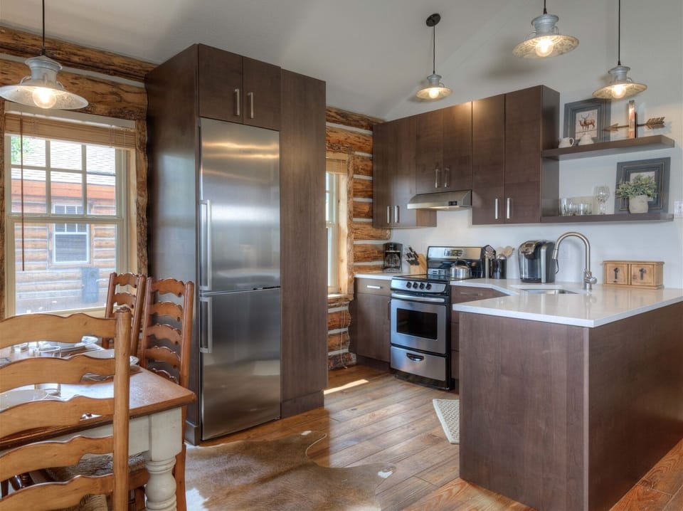 Beautiful kitchen with all pots/pans/utensils - perfect for any cooking any meal