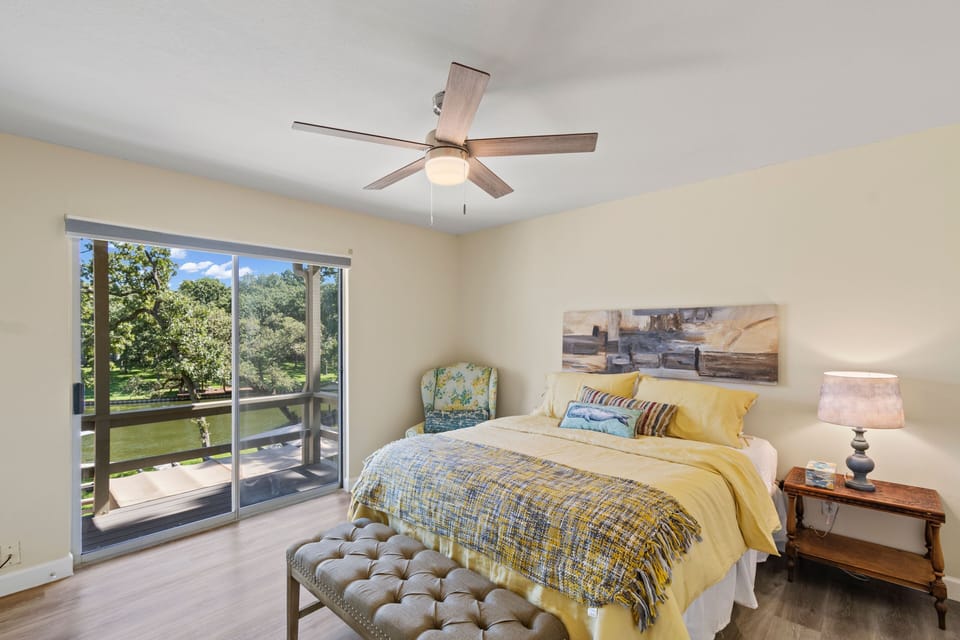 Upstairs Bedroom with Foam memory mattress