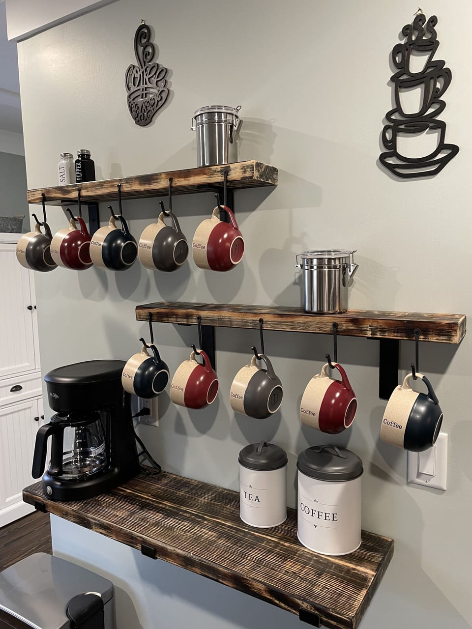 Enjoy the beautiful newly-renovated kitchen with lots of thoughtful finishes