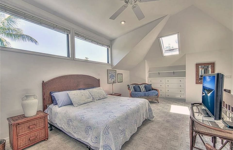 Master Bedroom- 2nd Level