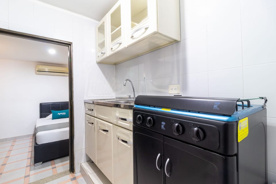 Single Room | Hypo-allergenic bedding available, WiFi (free), bed sheets