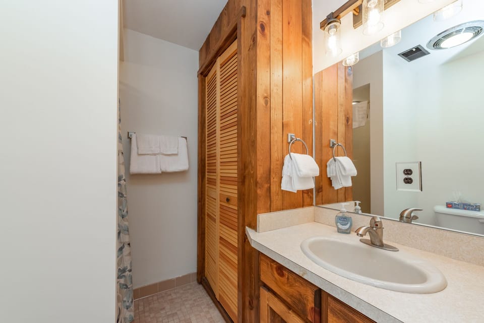 Shared Bath on Main Level