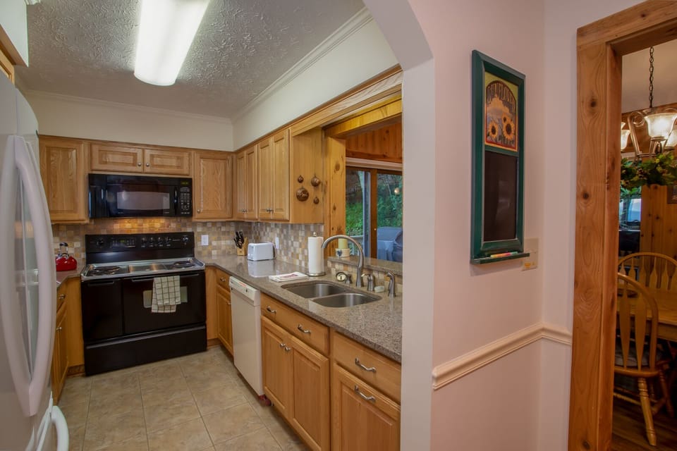 Well-appointed Kitchen with Look-over into Dining Room