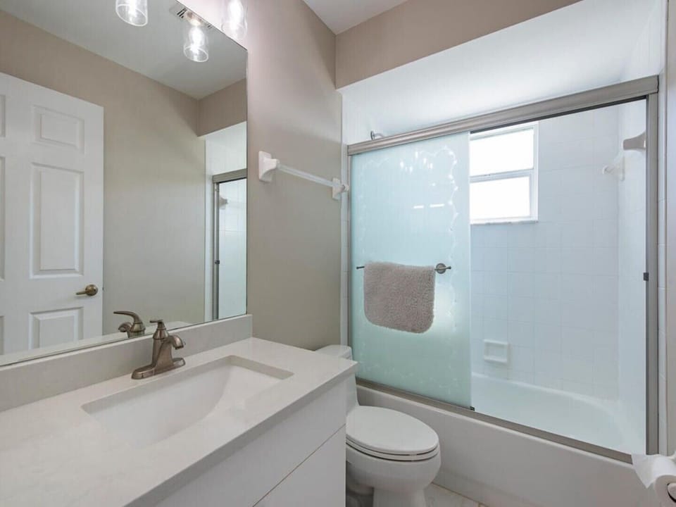 Guest Bath has bathtub