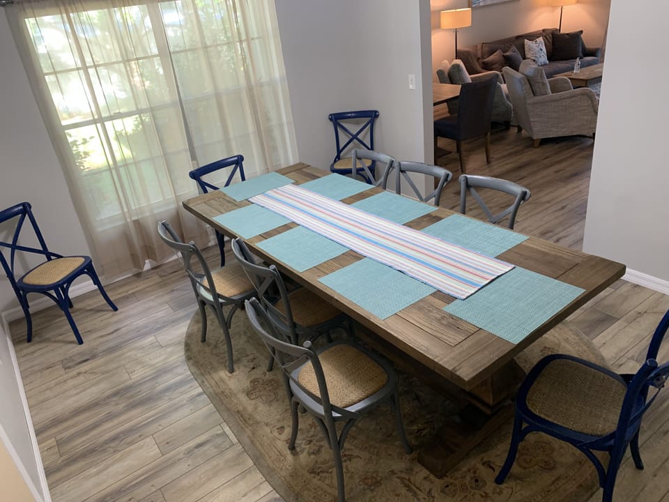 Dining room seats 12 people
