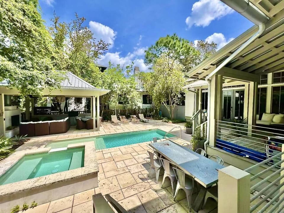 The Zen Den - Private Courtyard Retreat in Rosemary Beach