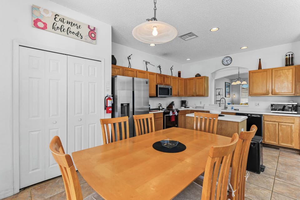 Kitchen and Breakfast Area
