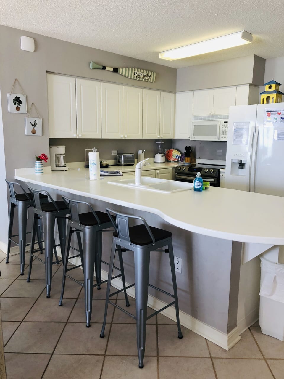 fully equipped kitchen