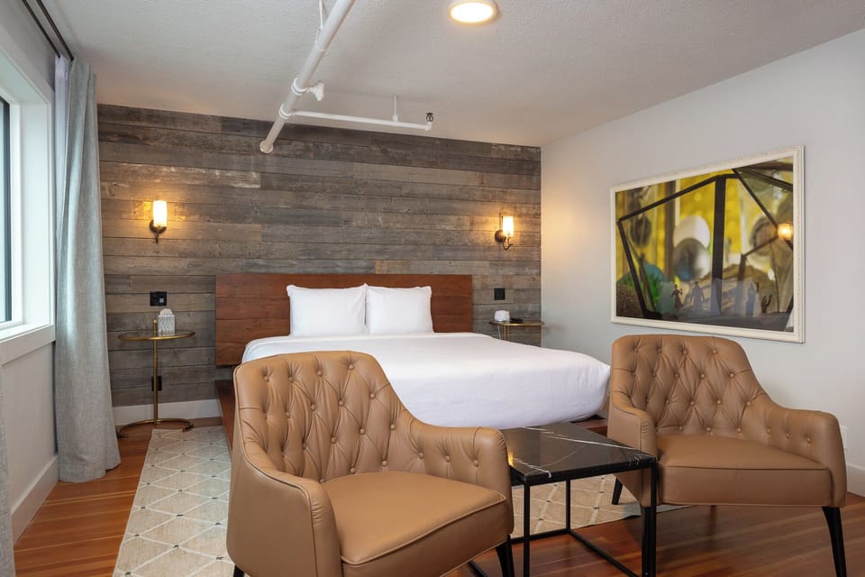 Room, 1 King Bed | WiFi (free), bed sheets