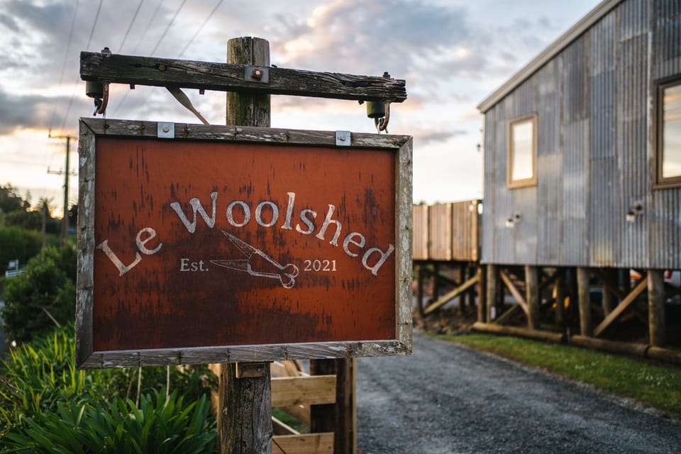 Le Woolshed - Luxury and Leisure House in Te Arai