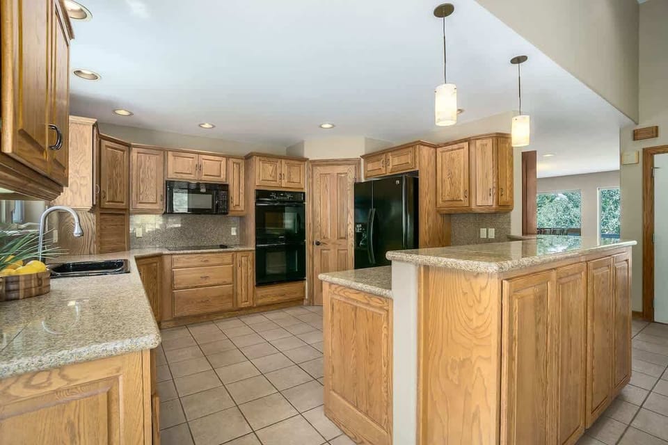 Kitchen Island area